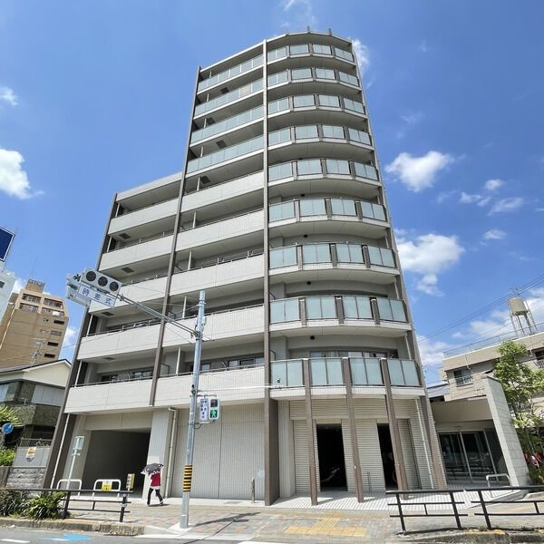 ファミール熱田の外観