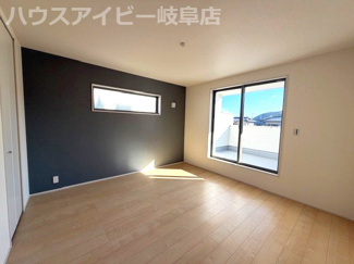 【洋室】 | 岐阜市日野南新築建売全3棟！お車スペース4台以上可能！小学校まで徒歩10分！最寄りのバス停徒歩4分！ | 岐阜市日野南新築建売全3棟！お車スペース4台以上可能！小学校まで徒歩10分！最寄りのバス停徒歩4分！