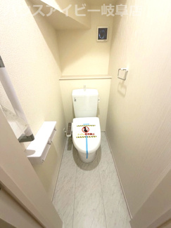 【トイレ】 | 岐阜市日野南新築建売全3棟！お車スペース4台以上可能！小学校まで徒歩10分！最寄りのバス停徒歩4分！ | 岐阜市日野南新築建売全3棟！お車スペース4台以上可能！小学校まで徒歩10分！最寄りのバス停徒歩4分！