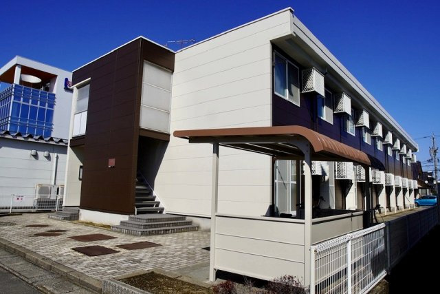 レオパレスルーチェの外観|2022年12月に外壁塗装いたしました。
