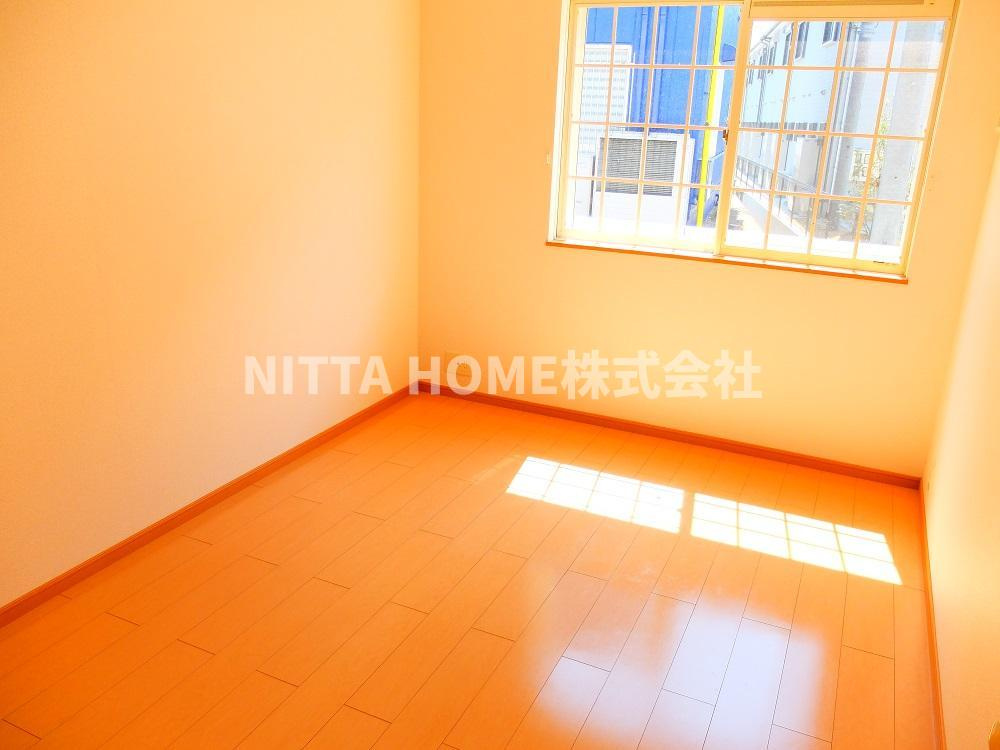 フラワーヒルズＢの内装|6帖のお部屋も広々ですよ～