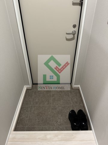 モモハウス東村山の玄関