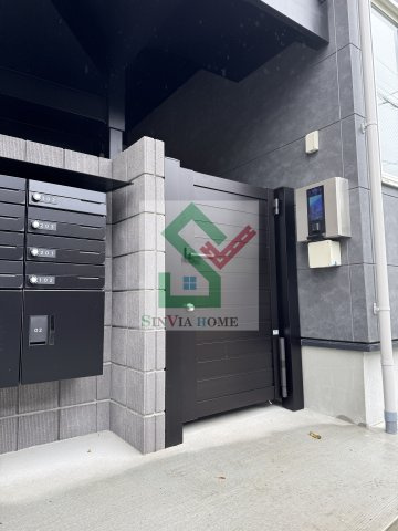 モモハウス東村山のエントランス