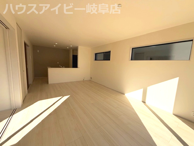 【居間・リビング】の画像