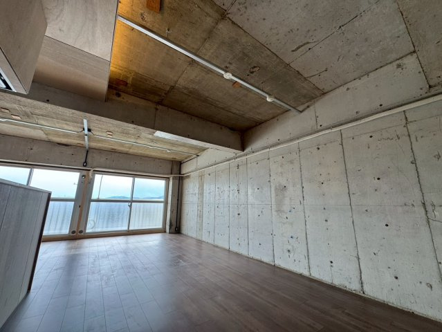 －三丁目不動産-　本庄スカイハイツB棟4階　EV付　内工事のバルコニー