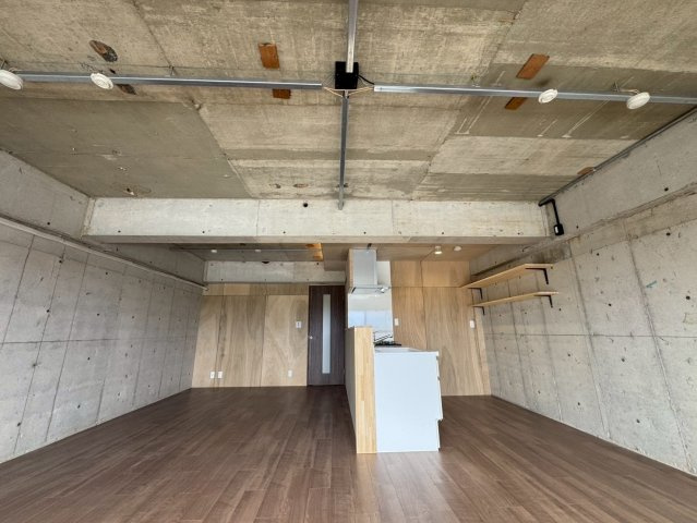 －三丁目不動産-　本庄スカイハイツB棟4階　EV付　内工事の居間・リビング