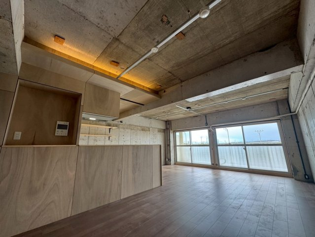 －三丁目不動産-　本庄スカイハイツB棟4階　EV付　内工事の居間・リビング