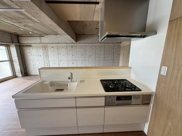 －三丁目不動産-　本庄スカイハイツB棟4階　EV付　内工事の居間・リビング