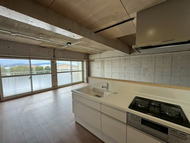 －三丁目不動産-　本庄スカイハイツB棟4階　EV付　内工事の居間・リビング