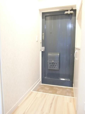 【玄関】 | 左り山新弥嘉ハイツ | 明るい玄関です