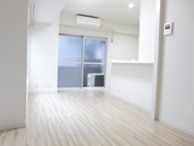 【居間・リビング】 | 左り山新弥嘉ハイツ | ゆったりとしたリビングです