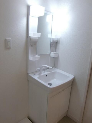 【独立洗面台】 | 左り山新弥嘉ハイツ | 朝の支度にも助かる、独立の洗髪洗面化粧台