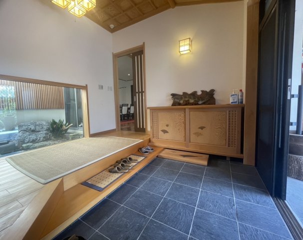 前橋市川原町中古戸建の玄関