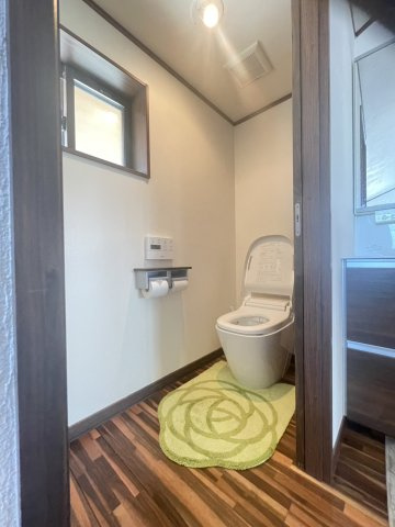 前橋市川原町中古戸建のトイレ