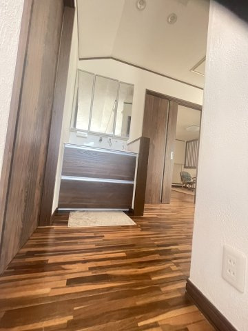 前橋市川原町中古戸建の独立洗面台