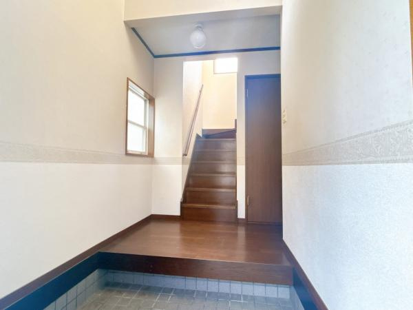 【玄関】 | 玄関内部です。