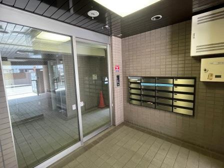 グラシアリノ武蔵浦和のエントランス