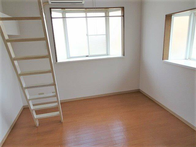 ２面採光の室内