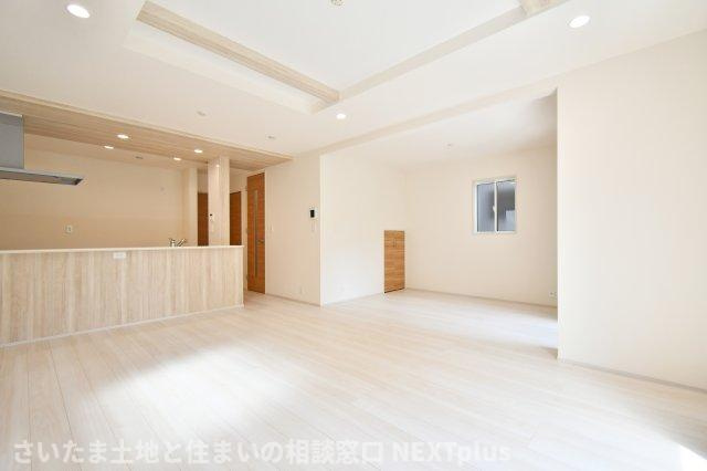 白岡市小久喜全3棟　2号棟