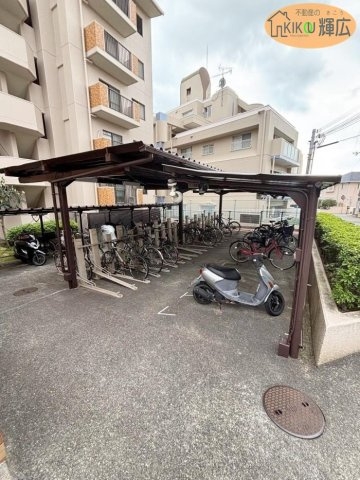 ユニライフ明石魚住　2階の駐輪場