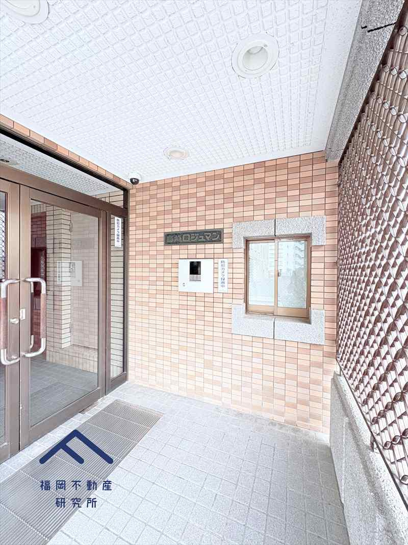 藤崎ロジュマンのエントランス