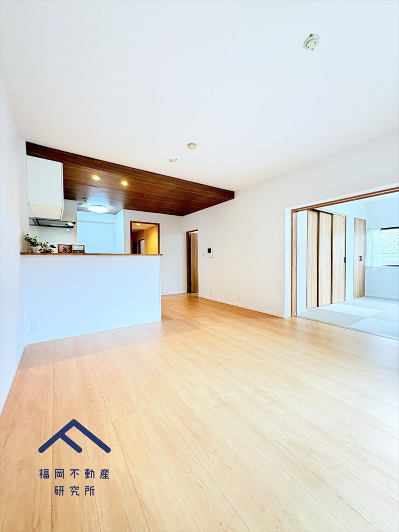 藤崎ロジュマンの居間・リビング