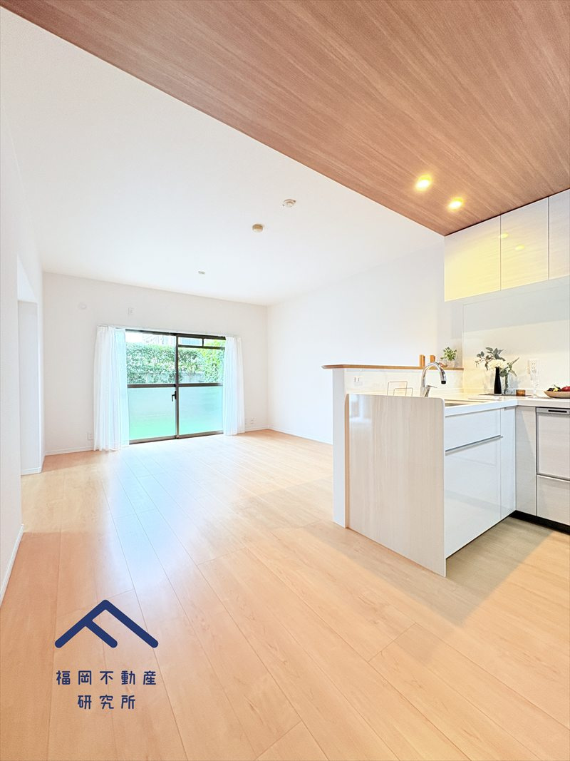 藤崎ロジュマンの居間・リビング