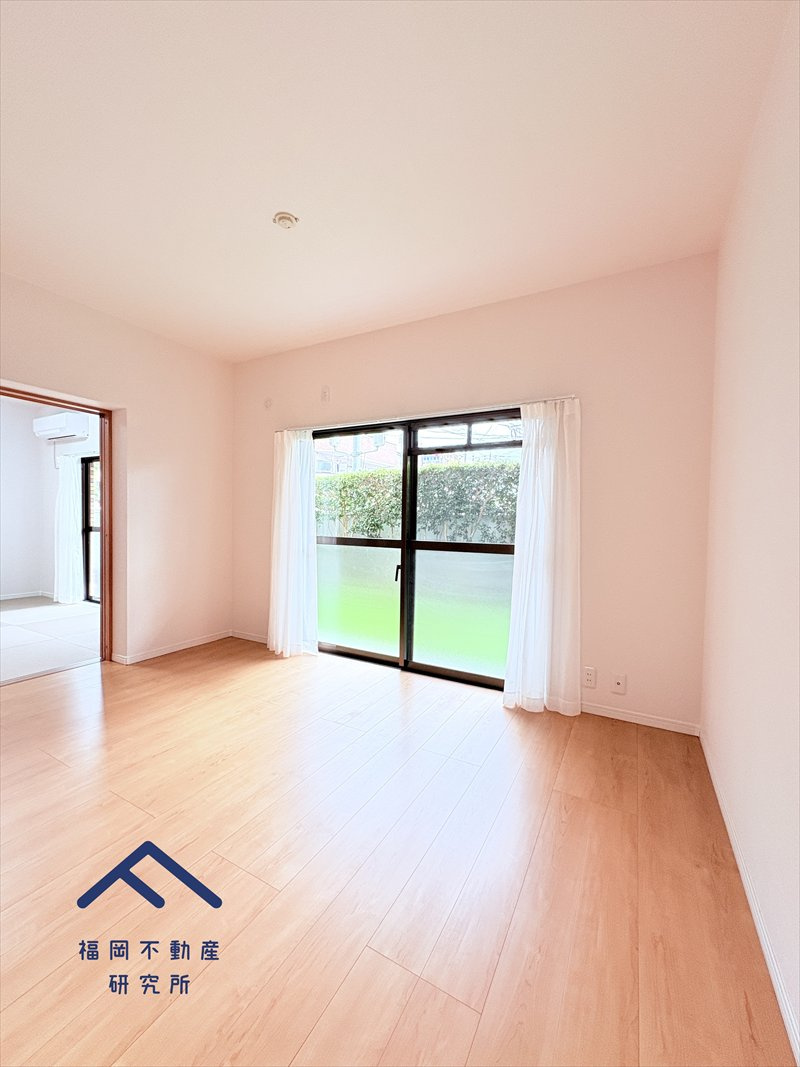 藤崎ロジュマンの居間・リビング