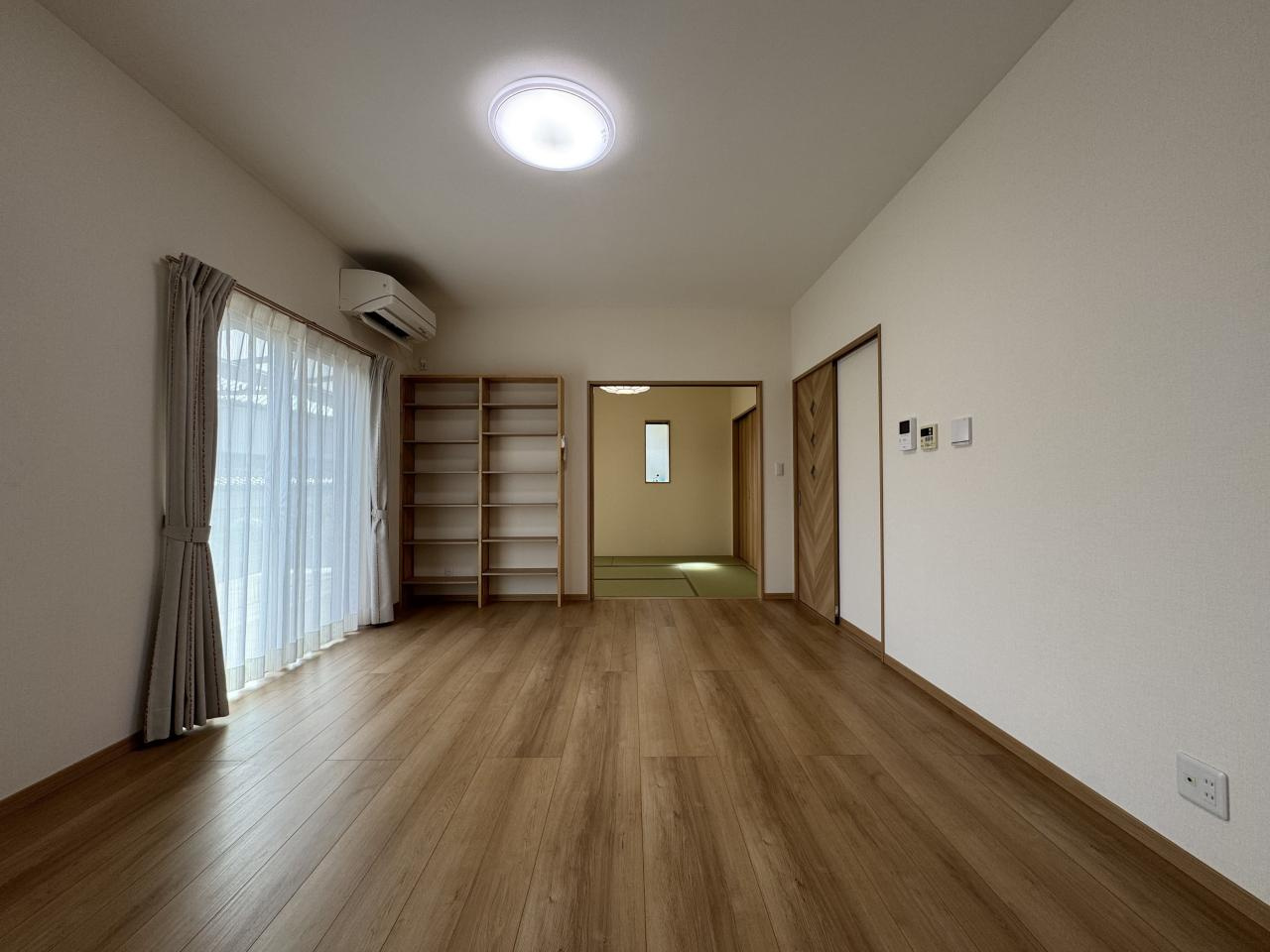 高知市塚ノ原　中古戸建ての居間・リビング