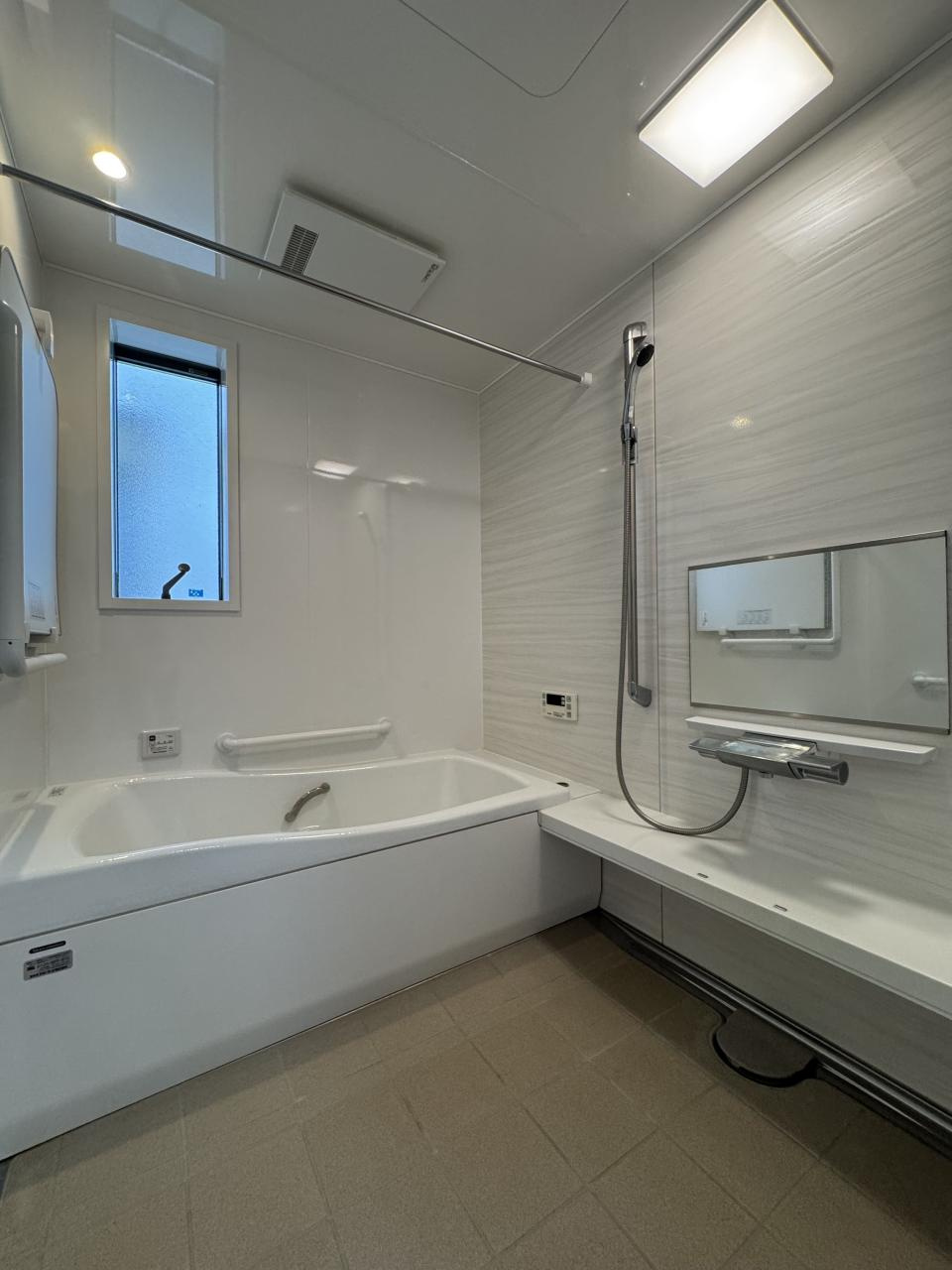 高知市塚ノ原　中古戸建ての浴室