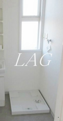 【設備】 | シャンプレンハイツ南成瀬V | 室内洗濯機置き場です。