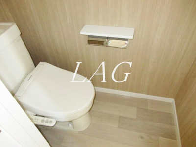 【トイレ】 | シャンプレンハイツ南成瀬V | トイレです。