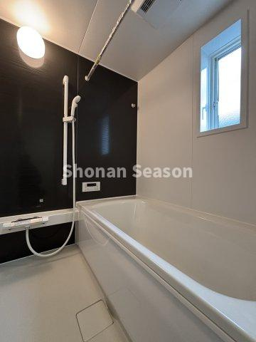 【浴室】 | 段差のあるバスタブは水かさが減り、節水対策にも効果的！
１日頑張った身体を癒して下さいね♪