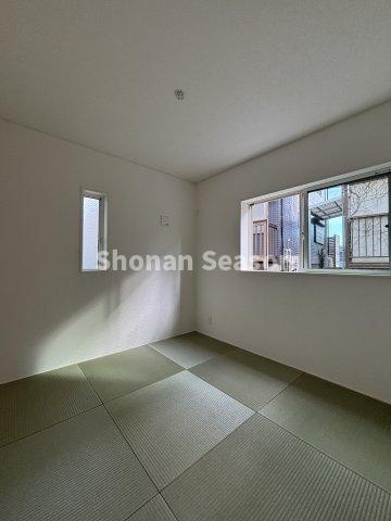 【和室】 | 心安らぐ畳の和室◎そのまま横になって休め、お子さまのお昼寝などにも大活躍しますよ♪