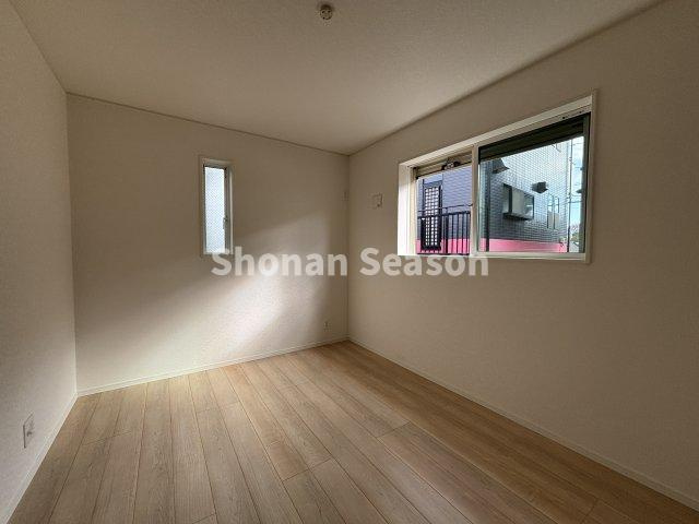 【洋室】 | スペース十分な洋室は、２階に全３部屋ございます♪