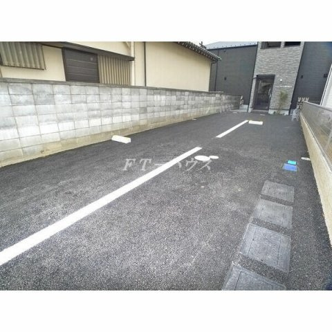 casa　del　KARATACHIの駐車場