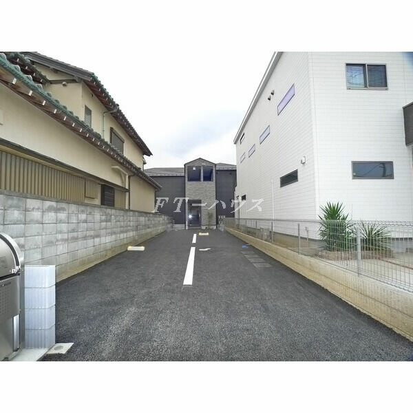 casa　del　KARATACHIの駐車場