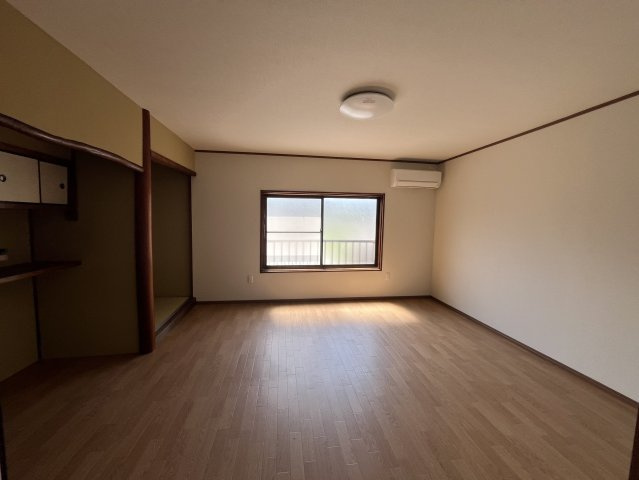 泉南郡岬町淡輪戸建の洋室