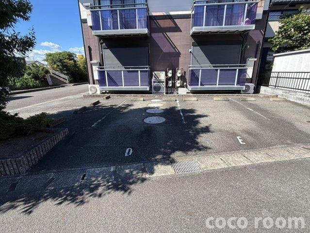 プランドールの駐車場