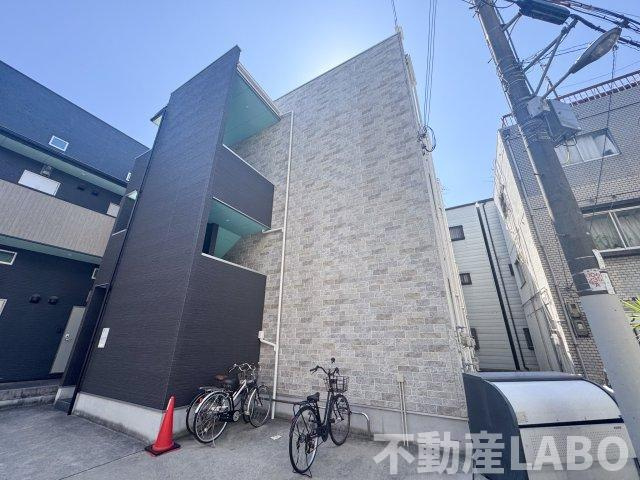 レジュール・ウールの外観