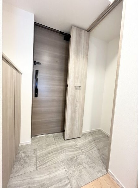 S-RESIDENCE堀田NorthⅡの玄関