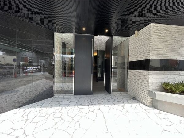 S-RESIDENCE堀田NorthⅡのエントランス