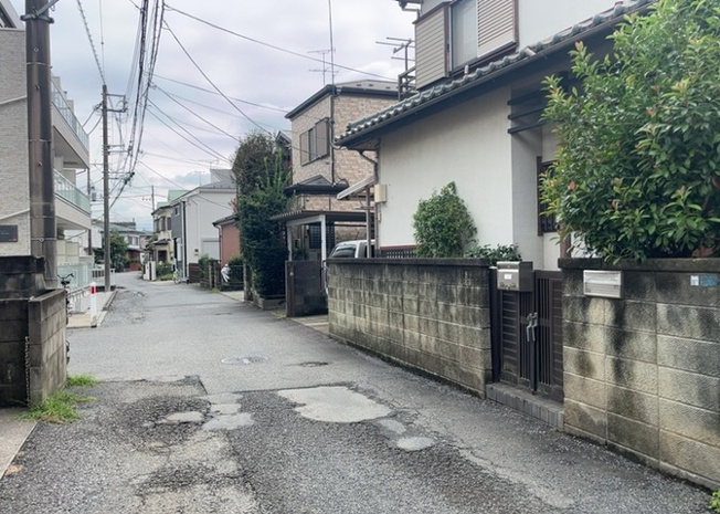 【外観】 | 土地の面積＝住宅面積ではありません。建ぺい率の問題などで、土地のある場所によって住宅を建てられる面積は限られています。高さもしかり、「土地」という言葉の中には、建築条件も含まれると考えておきましょう。
