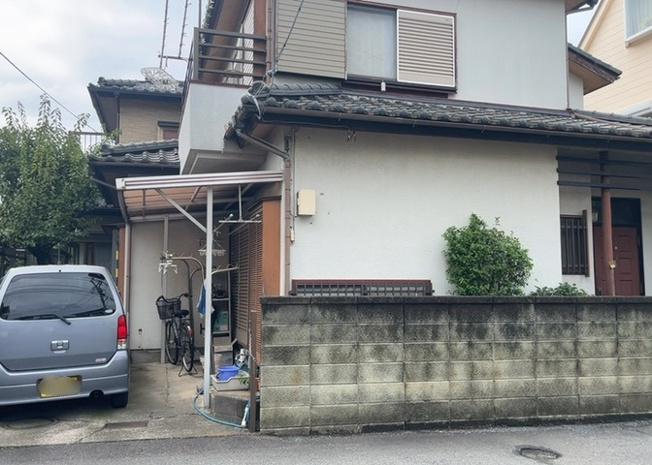 【外観】 | 土地購入を検討されている場合、境界杭がない状態で購入してしまうと境界確定測量をする必要があり、費用がかかります。購入の前に、売主、隣土地所有者立ち合いのもと境界を確定し境界杭を設置するのがベストです。