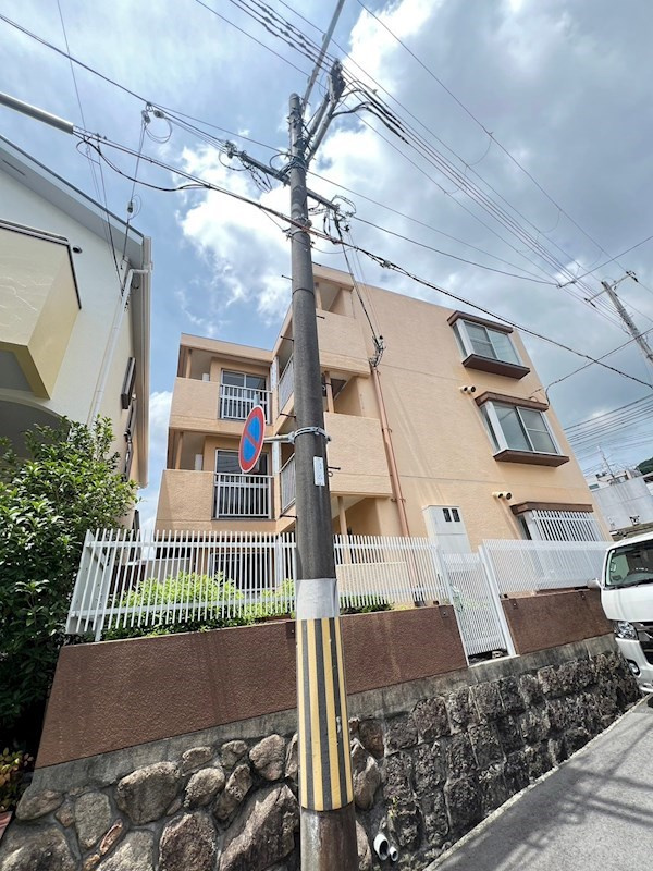 王子パークハイツの外観