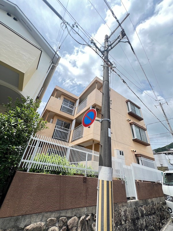 王子パークハイツの外観