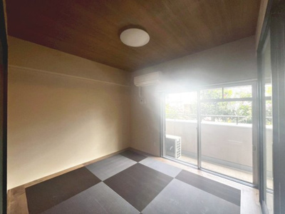 【寝室】 | 東部コーポ住宅１号館 | 【和室ありますよ】一息つく時の癒しの空間や客間にも使えますね♪リビングの横にあるので、お子様のお昼寝場所にも良いですね♪