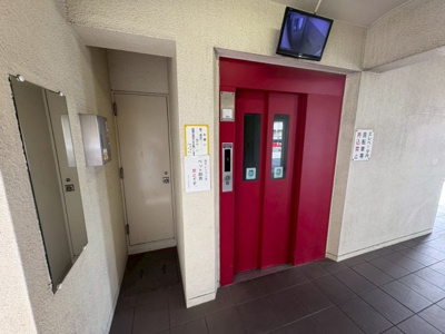 【その他共用部分】 | 東部コーポ住宅１号館 | 【エレベーター】荷物が多い日も楽々にお部屋に持っていけますね！