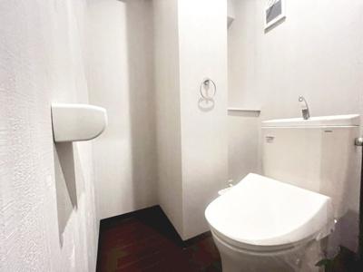 【トイレ】 | 東部コーポ住宅１号館 | 【トイレ】温水便座洗浄便座ですので、寒い日も温かい便座で安心して使用していただけますよ！