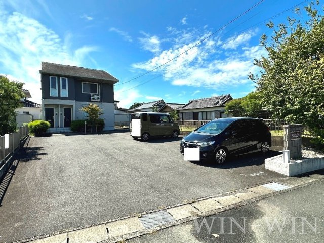 グラズヘイムの駐車場